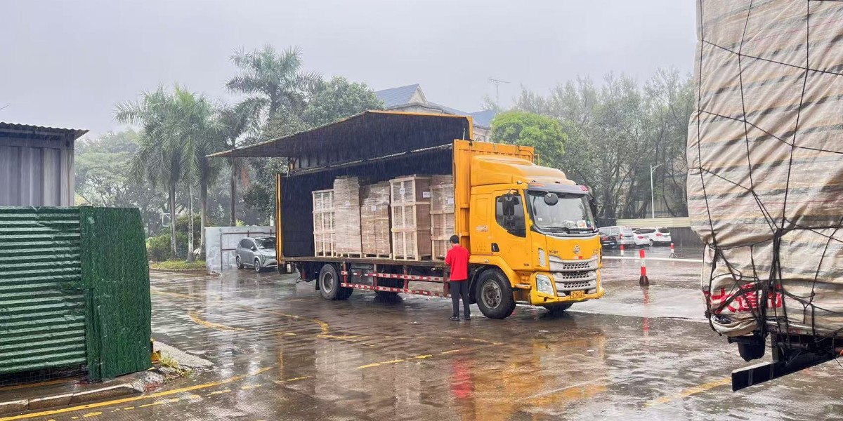 精致機(jī)柜出貨：品質(zhì)與服務(wù)的完美呈現(xiàn)