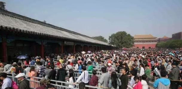 國慶景區(qū)排隊(duì)