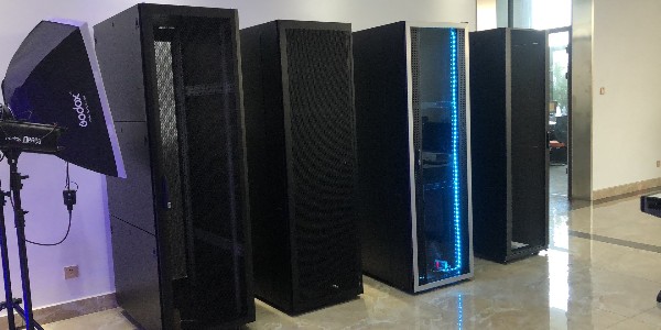 機(jī)柜廠家哪家好？找精致機(jī)柜廠家！